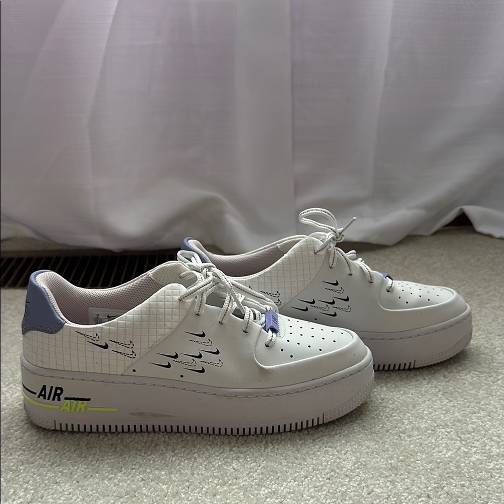 Nike Air Force 1 Sneakers